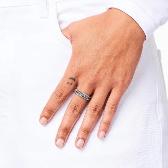 Marc Jacobs the Barcode Monogram ID Chain Ring Silver - Size 10 NWT - Picture 4 of 8